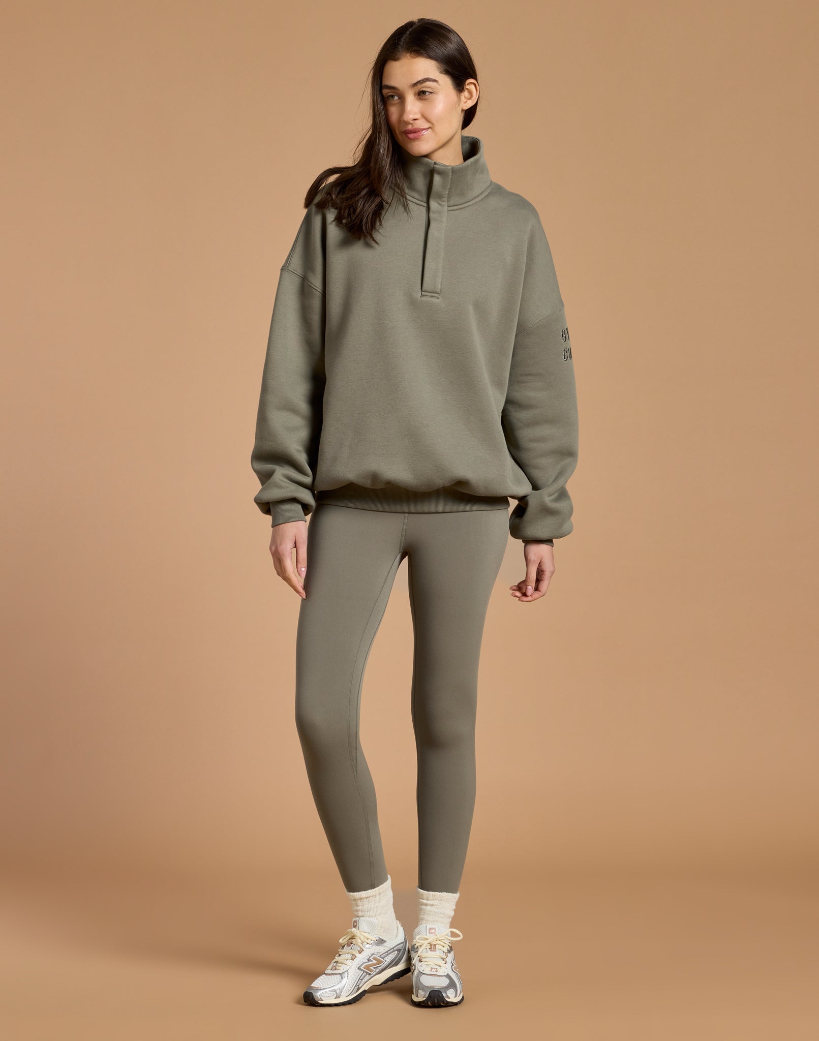 chocolate ソフビ服 Snap Collar Sierra Sweatshirt in Olive – Gym+Coffee USA