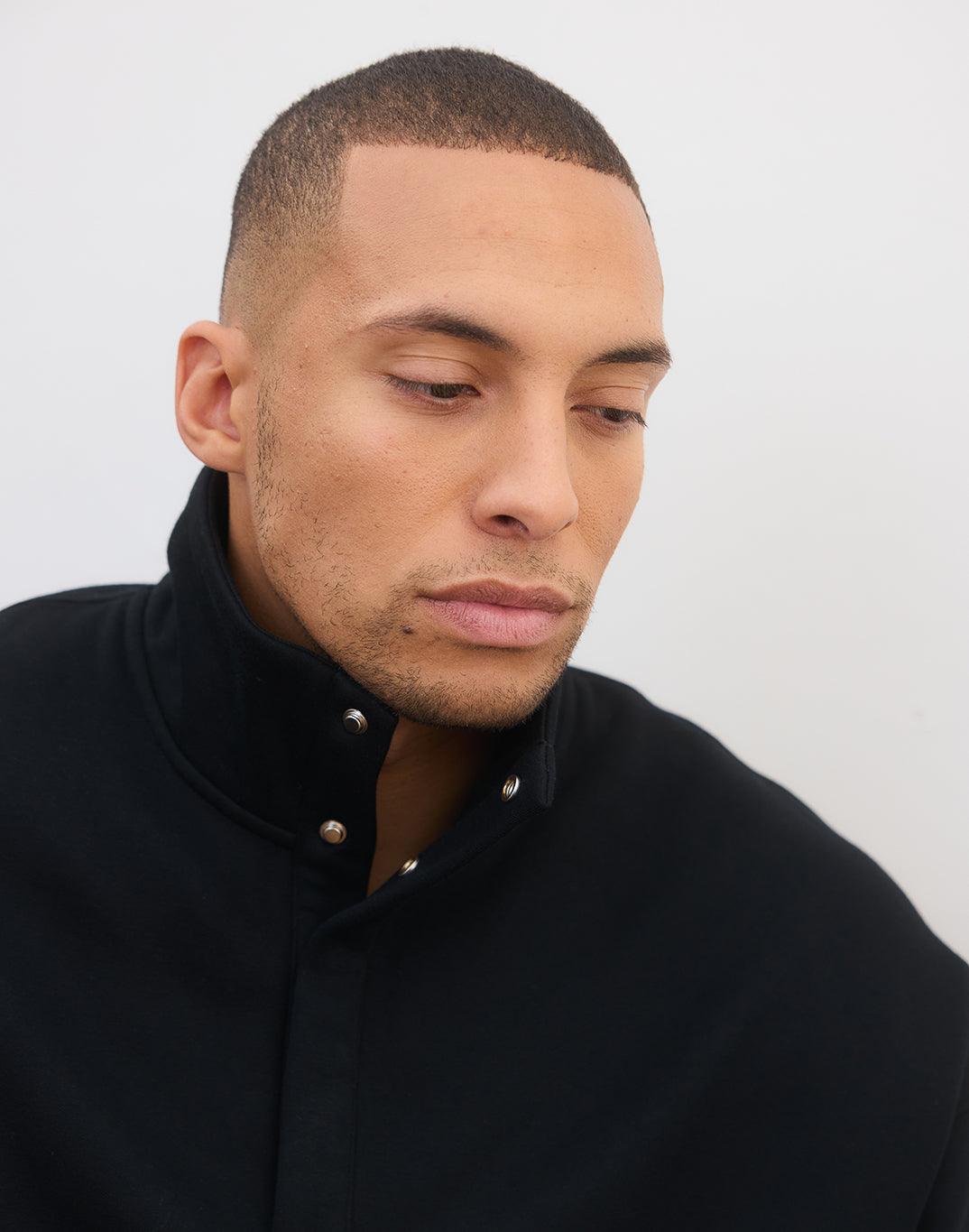 Snap Collar Sierra Sweatshirt in Black