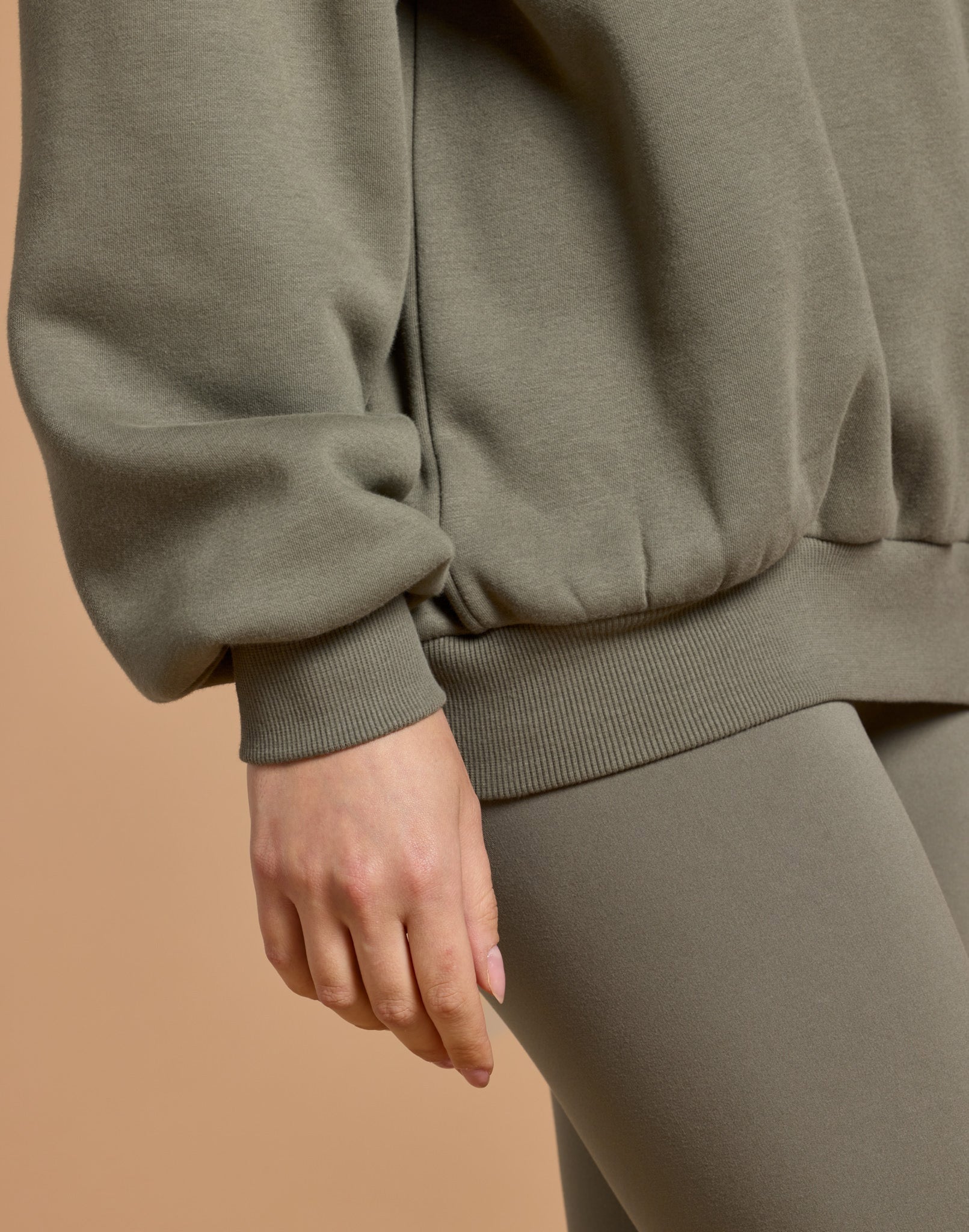 Snap Collar Sierra Sweatshirt in Olive