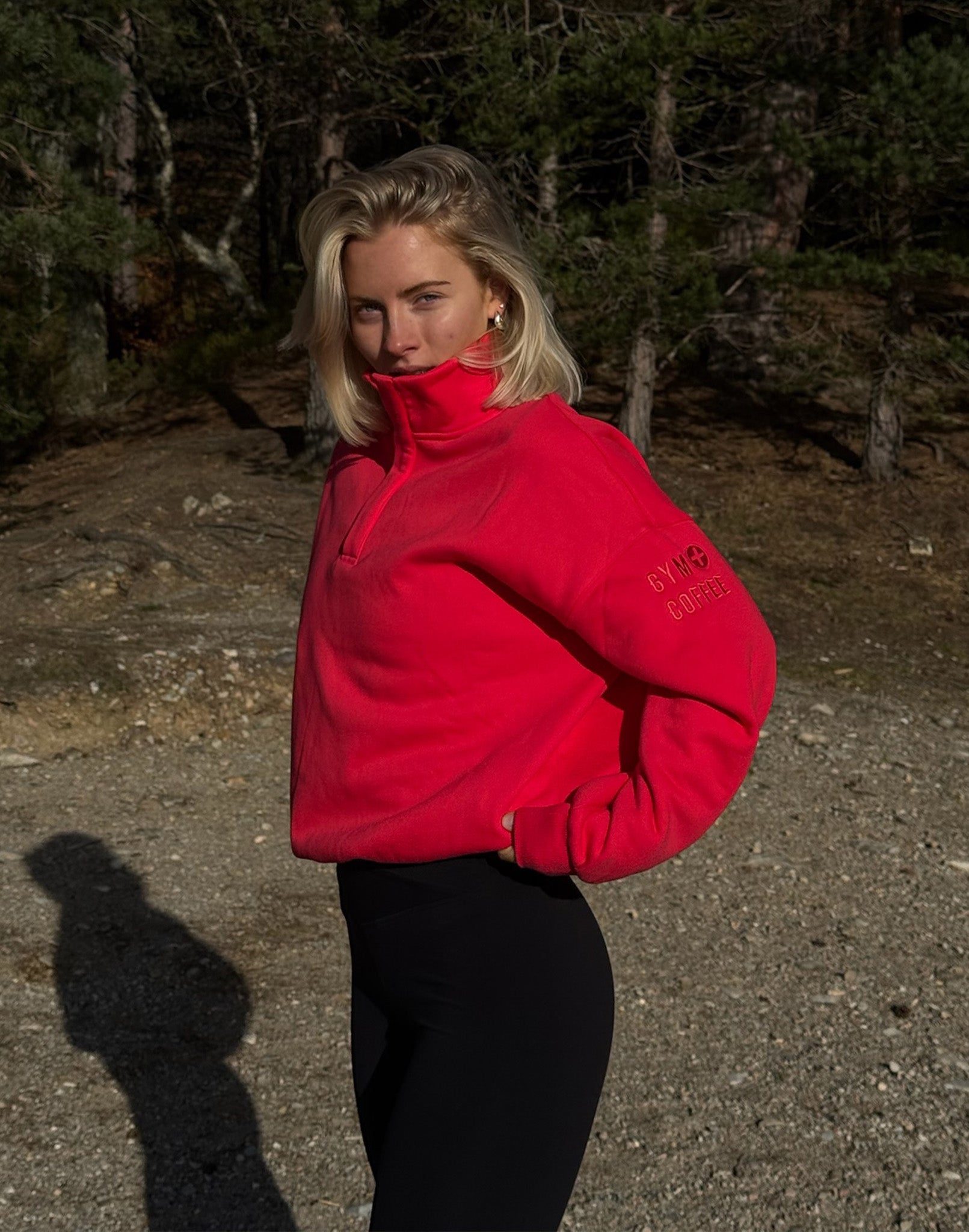 Snap Collar Sierra Sweatshirt in Power Red